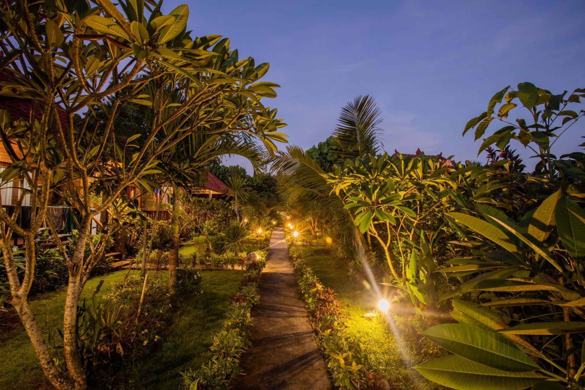 The Parnas Hotel นูซาเลมโบงัน ภายนอก รูปภาพ